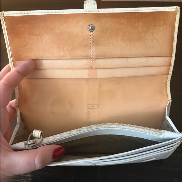 Rare Coach Polka Dot Wallet - Picture 3 of 11